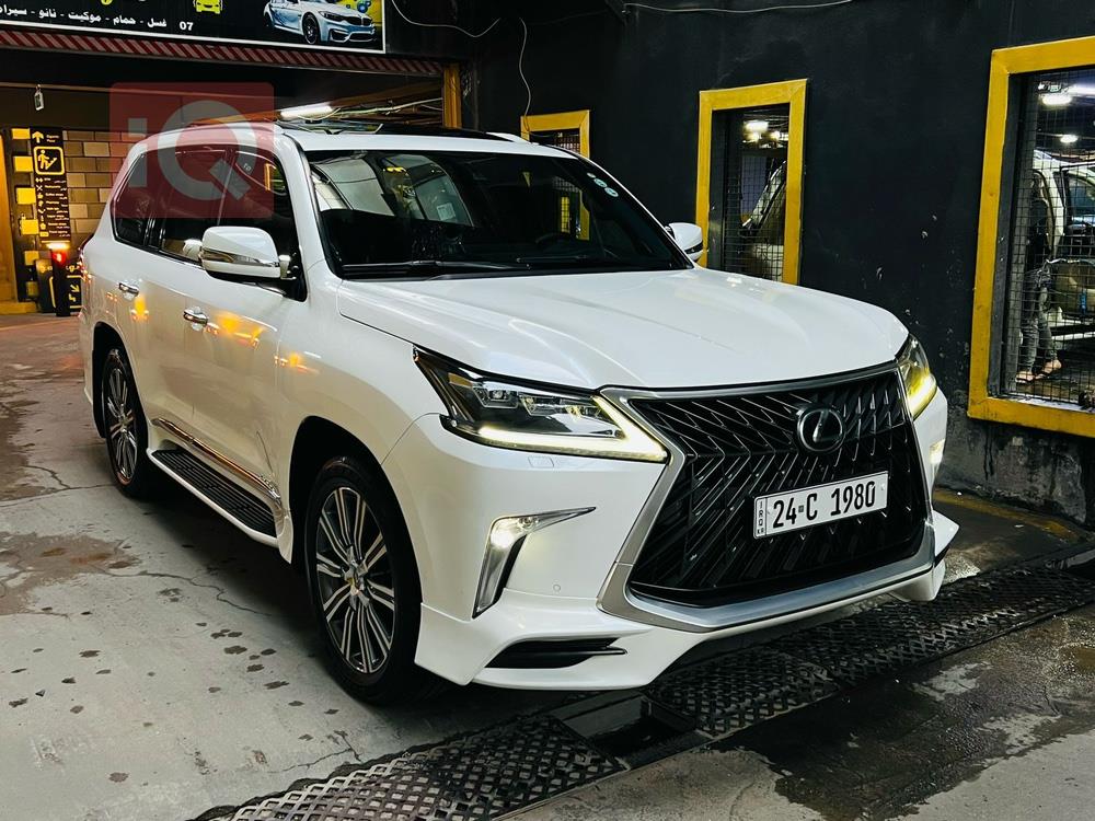 Lexus LX